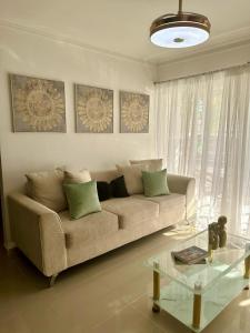 Modern, Elegant & Comfortable Apartment