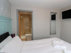 Courtyard Cottage Number 9