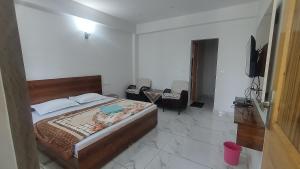 Cedar Point home stay