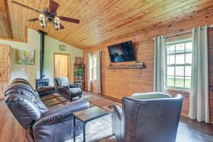 Pond and Fire Pit Charming Log Cabin near Blue Rock