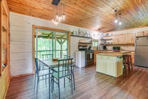 Pond and Fire Pit Charming Log Cabin near Blue Rock