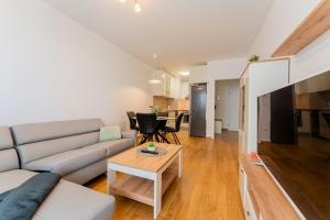 Flex SelfCheckIns 136 - Zagreb - Bedroom - Parking - Loggia