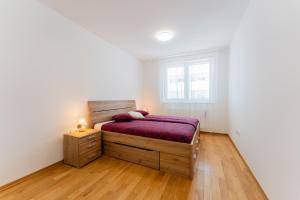 Flex SelfCheckIns 136 - Zagreb - Bedroom - Parking - Loggia