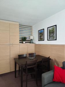 Appartements Aux pieds des pistes : photos des chambres
