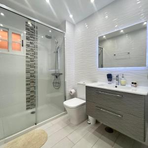 Stunning 2 Bedroom Apt In Los Cristianos K203