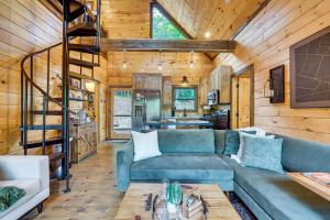 Hot Tub and River Access Family McCaysville Cabin