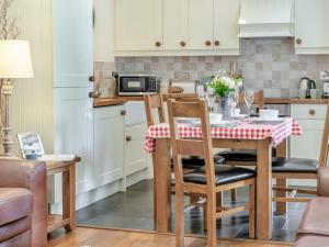 2 Bed in Abergavenny BN187