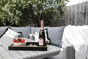 Cosy Home; New Refurbished Home and Double Parking