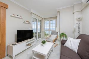 WintowinRentals Seafront Apartment with Spectacular Views