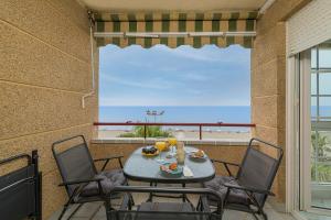 WintowinRentals Seafront Apartment with Spectacular Views