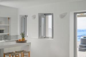 Hommage Suites with Caldera View Hot tub