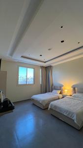 استديو بسريرين منفصلين