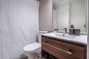 Cozy Apartment with AC Steps from Metro Hospitales