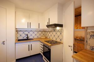 To live happily live outside surrounded by nature