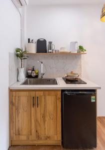 Annam Train Street Unbeatable location Loft Balcony chill Old Quarter