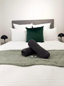 Stylish City Escape with Table Mountain Views