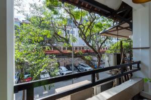Annam Train Street Unbeatable location Loft Balcony chill Old Quarter