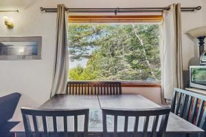 Sunset Point Mountaintop Cottage