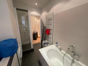 Elegant Haussmann apartment - Champs-Élysées