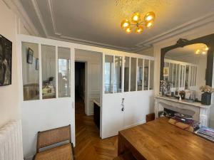 Elegant Haussmann apartment - Champs-Élysées