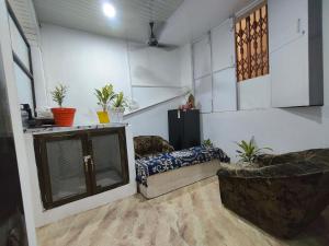 DYogi Rooms & Dormitory