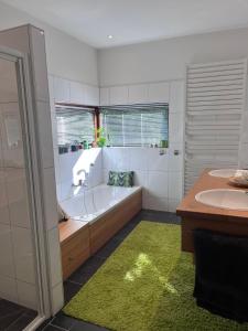 Au Petit Pont de Champagne