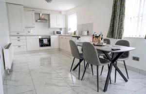 The peace bridge apartment