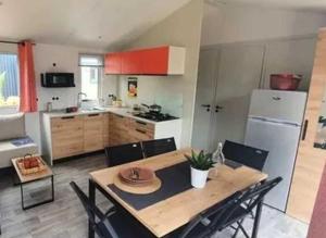 Campings Camping 3 etoiles - Piscine - efcg0h : photos des chambres
