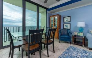 Phoenix IX 705 condo