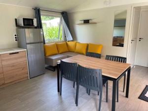 Campings Camping 3 etoiles - Piscine - efcg0h : photos des chambres