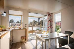 Campings Camping 3 etoiles - Piscine - efcg0h : photos des chambres