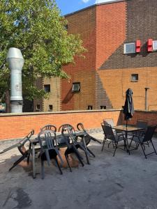 The Bake Apartment - 5 bedroom Large Apartment sleeps up to 16 person