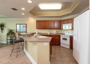 Phoenix IX 1405 condo