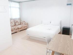 Mitr INN Sukhumvit 2 BTS Nana มิตร อินน์ สุขุมวิท 2 บีทีเอสนานา - Apartments, Bangkok