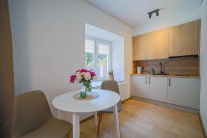 Green Apartment with free parking