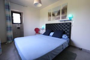 Maisons de vacances charming family house with pool located at L'isle sur la sorgue - sleeps 8 : photos des chambres