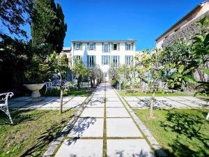 Le Petit Four Jardin - Dans le vieil Antibes