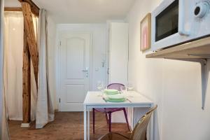 NEU stylisches Apartment für 2 Personen in historischem Fachwerkhaus 4 Etage mit Blick auf Stadt & Festung