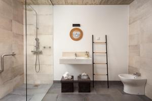 Santa Cruz Dive House - PADI Centre