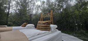 Eyja Mork - Aurora Borealis Igloo with Hot Tub, BBQ and shared kitchen