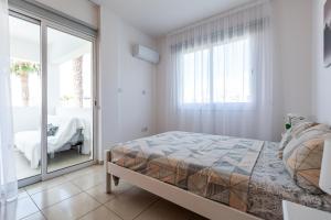 Just renovated beautiful 2 bed apartment in Paphos 5 min drive to the beach