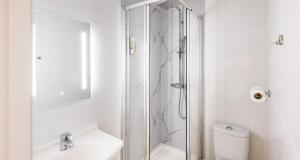 Hotels Sure Hotel by Best Western Nimes Est : photos des chambres