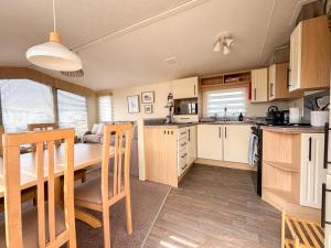Sanderling, 289 Ynyslas Beach, Borth