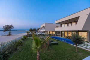 Adria Resort - SEAFRONT Villa A