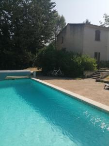 Villas #Villa Theo# Grande villa avec piscine : photos des chambres