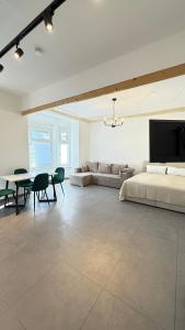 Home Apartments Five