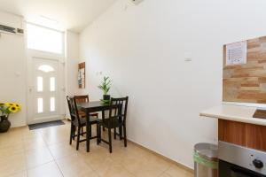 Central apartment next to the boulevard