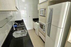 Apartamento 3 dormitórios na praia de Bombas