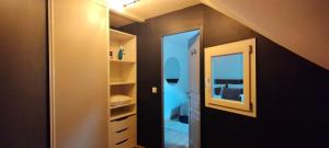 Appartements La Suite Des Legendes - Duplex climatise - Centre historique : photos des chambres