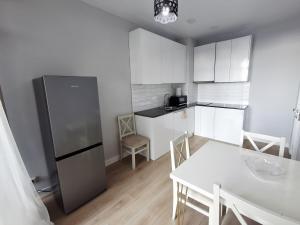 Bright Spacious Family Apartment in White Sails